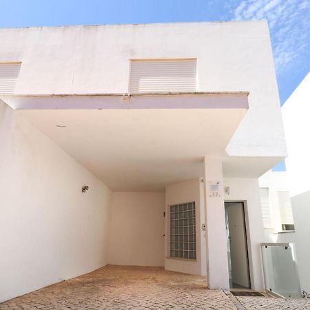 Lovelystay - Divine 3Bdr Duplex House W/ Pool & Garden Patroves Kültér fotó
