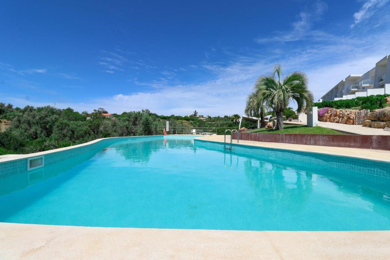 Lovelystay - Divine 3Bdr Duplex House W/ Pool & Garden Patroves Kültér fotó