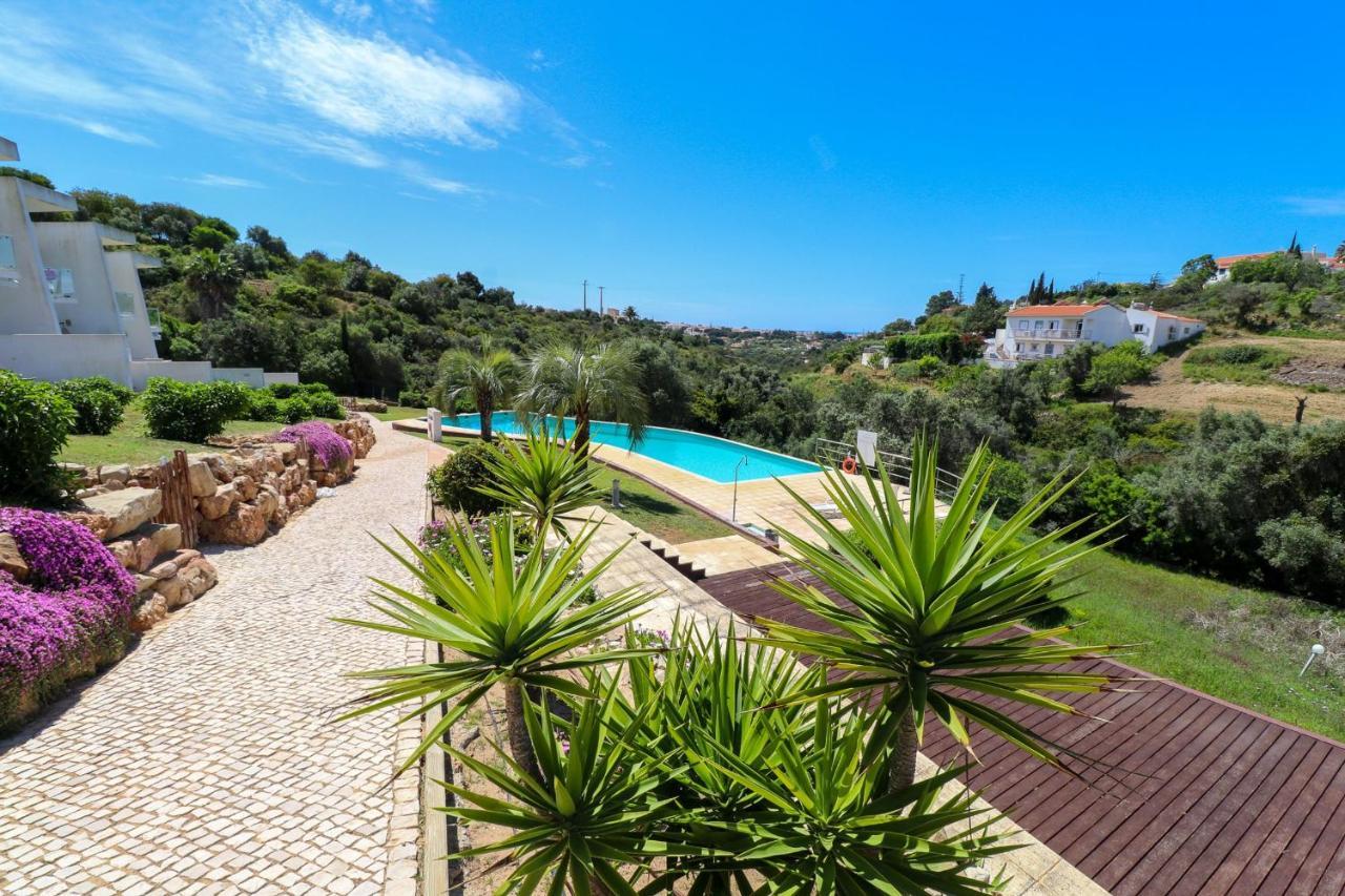 Lovelystay - Divine 3Bdr Duplex House W/ Pool & Garden Patroves Kültér fotó